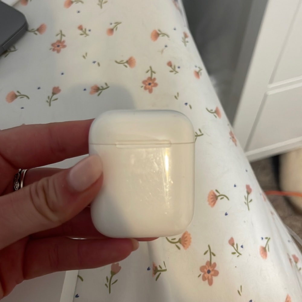 APPLE AIRPODS